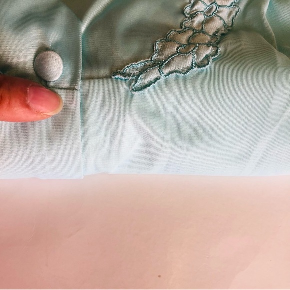 Vanity Fair Woman’s Embroidered Satin Semi-Shear Nightgown Robe Plus Size 2XL - Picture 10 of 10